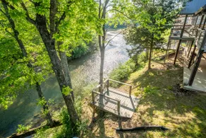 Riverfront Lodge with a Hot Tub - Image 2