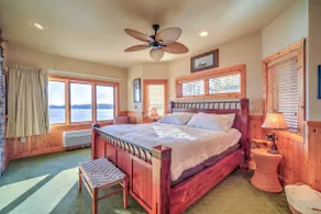 Stunning Waterfront Condo- Pool/ (3BR 3Bath) - Image 5
