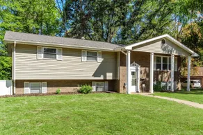 Enticing 4BR Gem in Cool Area - Image 5