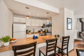 Relaxing, Modern 2BR Condo W/Spa 1070 - Image 5