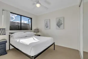 Bright 2-Bed with Private Balcony & Serene View - Image 2
