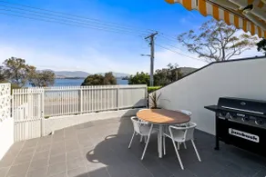 Rose Bay Riverfront - Dreamy Luxury by the Water - Image 2