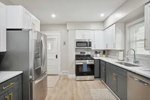 Modern Capitol Oasis + 3 bd/2 bth + Firepit - Image 5