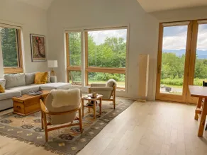 Peaceful Mountain View Retreat - Image 3
