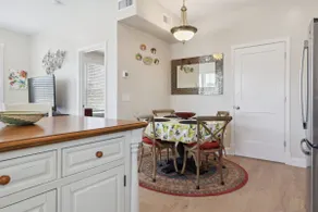 Gordon Lane Carriage House - Image 3