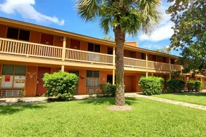 Deluxe Suite with Kitchenette and Balcony, Steps to Rodeo and Pool! 253 - Image 3