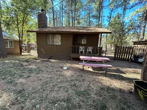 Cabin #10 - 2 Bedroom - Image 4