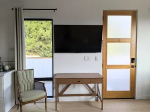 Newly Built, secluded, and tranquil Nest in Olivenhain - Image 5