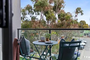 A Cozy & Modern Apt Near to Flemington Races - Image 3