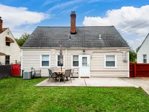 Modern 3Bed Home Near CLE With Private Backyard - Image 5