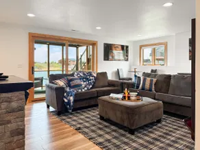 Beach Cottage • Private Lake • Sleeps 14 - Image 5