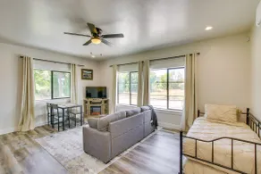 Preston Summer Getaway: ‘Sugar Creek Apartment’ - Image 5