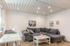 Small house - Image 2