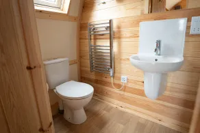 Standard-Optional Hot Tub-Cabin-Bathroom - Image 5