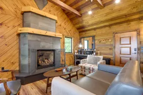 Dreamy Penrose Cabin w/ Panoramic Mountain Views - Image 3