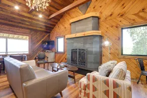 Dreamy Penrose Cabin w/ Panoramic Mountain Views - Image 4