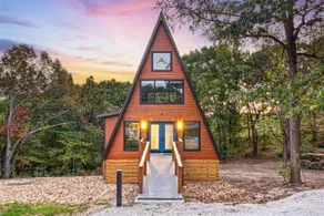 Adults-Only Luxury Cabin w/ Steam Shower + HotTub - Image 3