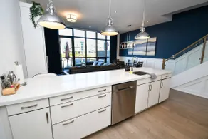 3 Bed Waterfront Townhouse +Dock - Image 4
