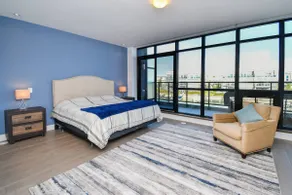 3 Bed Waterfront Townhouse +Dock - Image 2