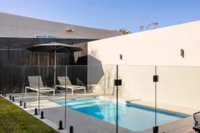 The Grey House - Luxe Entertainer with Heated Pool - Image 3