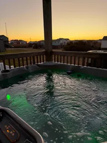 2mins2beach-Oceanside-Views-HotTub-Pool-GameRoom - Image 5