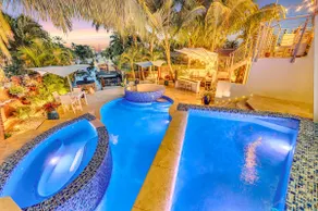 Waterfront Oasis Cascading Pool Views Centrally located Heated Pool Cascade KeyResidences - Image 5