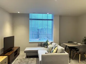 Stylish Studio in Bracknell with free Parking - Image 2