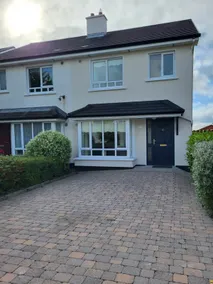 Hawthorns Holiday Home - Modern + Family Friendly - Image 2