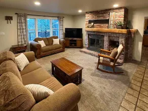 Lakeview, Pool Table, Marina Short Walk, Sleeps 16 - Image 4