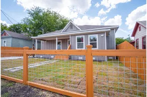 Seize the Moment 4BR3BA Gem w Downtown Views - Image 2