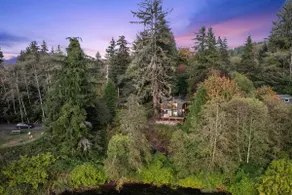 Magnificent Riverfront Views From Hot Tub, Home, & - Image 4