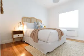 Stylish Coastal Escape with Comfort and Charm - Image 2