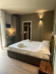 Premium Apartment-Private Bathroom-Balcony - Image 2