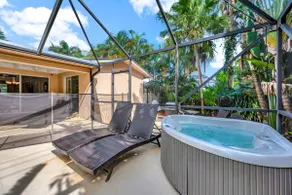 4 Bedroom 2 Bathroom Lovely Pool - Image 5