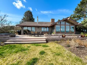 Secret Garden:Beachfront 3BR with Hot Tub - Image 2