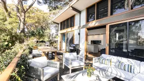 Pet Friendly and 3min Walk To Macmasters Beach - Image 4
