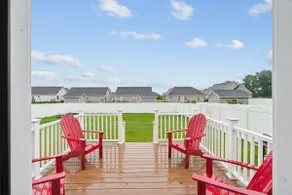Charming Family Retreat With Spacious Yard 3 Bedroom Home - Image 2