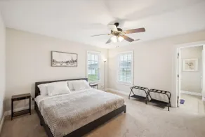 Charming Family Retreat With Spacious Yard 3 Bedroom Home - Image 5