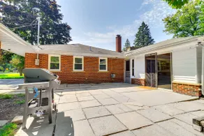 Home ~ 17 Mi to Detroit w/ Patio & Grill! - Image 2