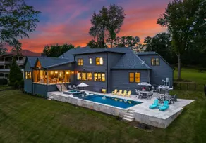 New Saltwater Pool + Spa, Views Wilson Hideaway - Image 2