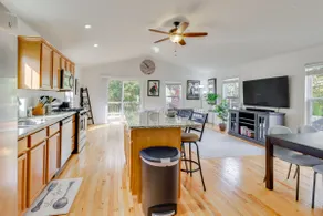 Warrenton Gem: Walk to Downtown! - Image 5