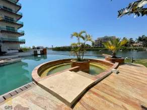 View of the yacht haven, with pool by GPS - Image 3