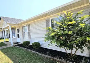 Flexible Bed Layout • Fenced Yard • Ft. Campbell - Image 5