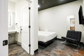 *New* *Unique* 2b/2b sleeps 8 in North Oakland! - Image 5