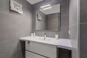 Appartement climatisé tout confort, pieds dans l'eau, criques et plages de sable - Image 5