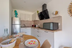 Appartement climatisé tout confort, pieds dans l'eau, criques et plages de sable - Image 3
