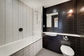 Stylish Eclectic 3BR at The Robinson Wembley - Image 4