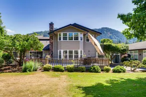 Private Pond & Indoor Pool: Grand Arlington Villa! - Image 3