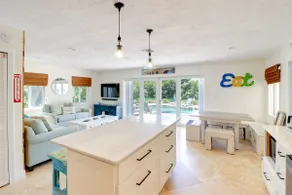 Walk to Beach: Waterfront Home in Marathon! - Image 3