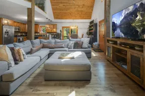 Bolton Bear House|Karaoke Stage|Hot Tub|12 Beds| - Image 5